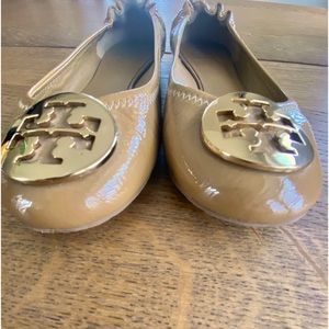Tory Birch Natural Color Flats. Excellent condition. Leather.